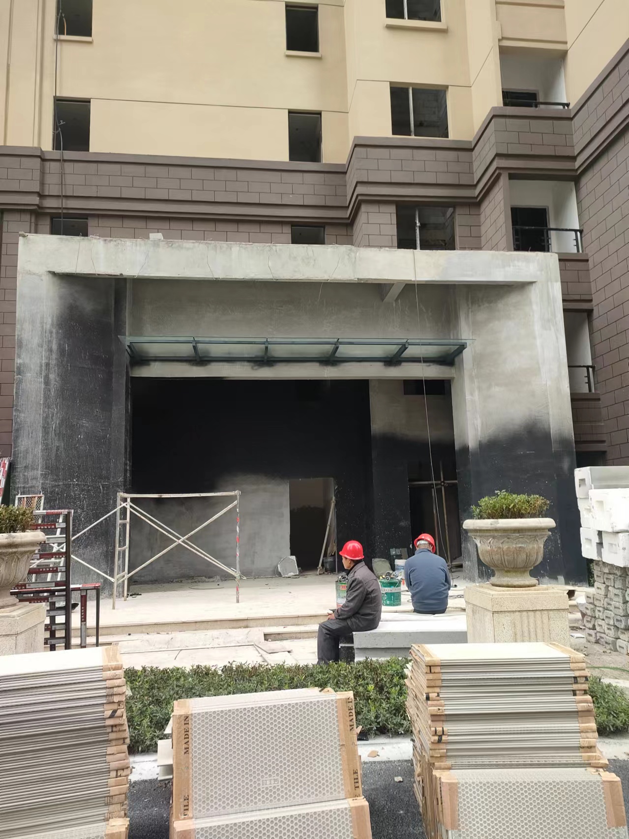 【eps線條廠家】豪華住宅EPS外墻裝飾線條施工步驟全解析，打造高級(jí)感墻面！